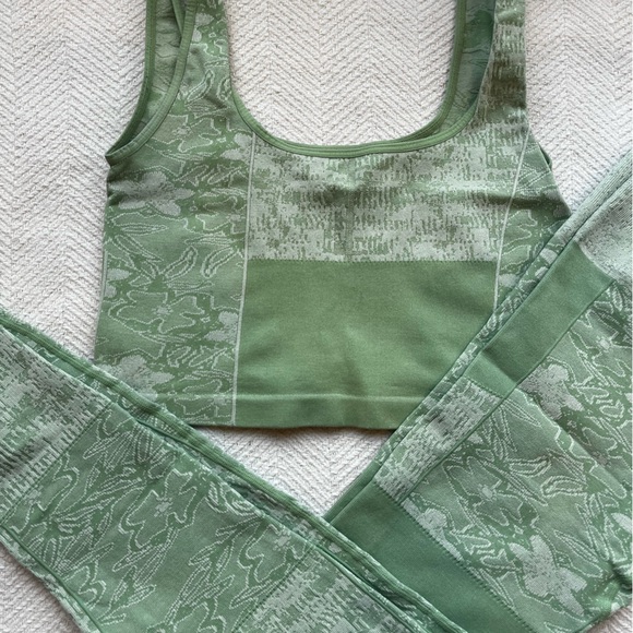 Free people workout set - Picture 3 of 5